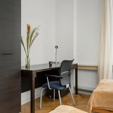 شقة Przytulny Legionow Z Parkingiem By Renters