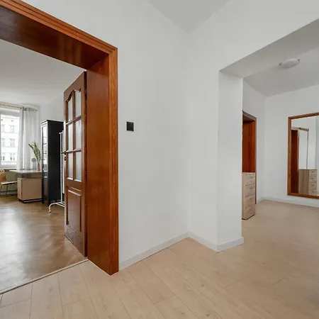 Przytulny Legionow Z Parkingiem By Renters * فروتسواف