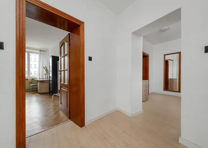 Przytulny Legionow Z Parkingiem By Renters * Wrocław