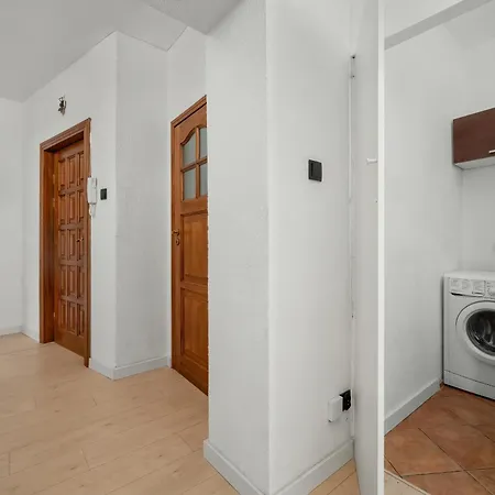 Przytulny Legionow Z Parkingiem By Renters Apartment