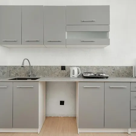 Przytulny Legionow Z Parkingiem By Renters * ヴロツワフ