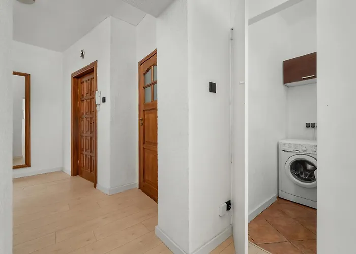 Przytulny Legionow Z Parkingiem By Renters Apartmán